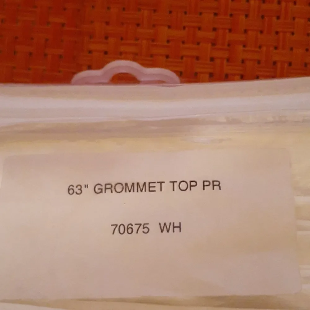 New One Pair White Thermalogic Curtains 80